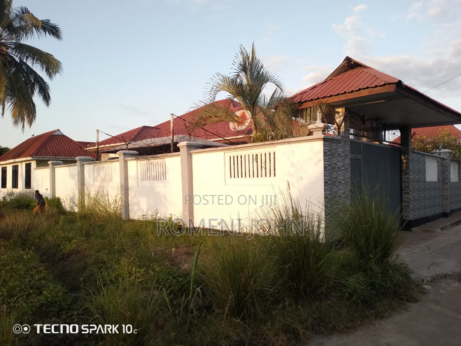 7bdrm Apartment in Tanzania Daresalaam., Ilala for sale