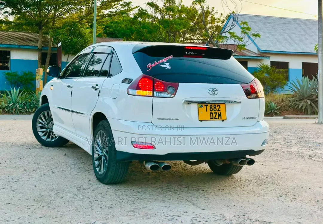 Toyota Harrier 2006 White