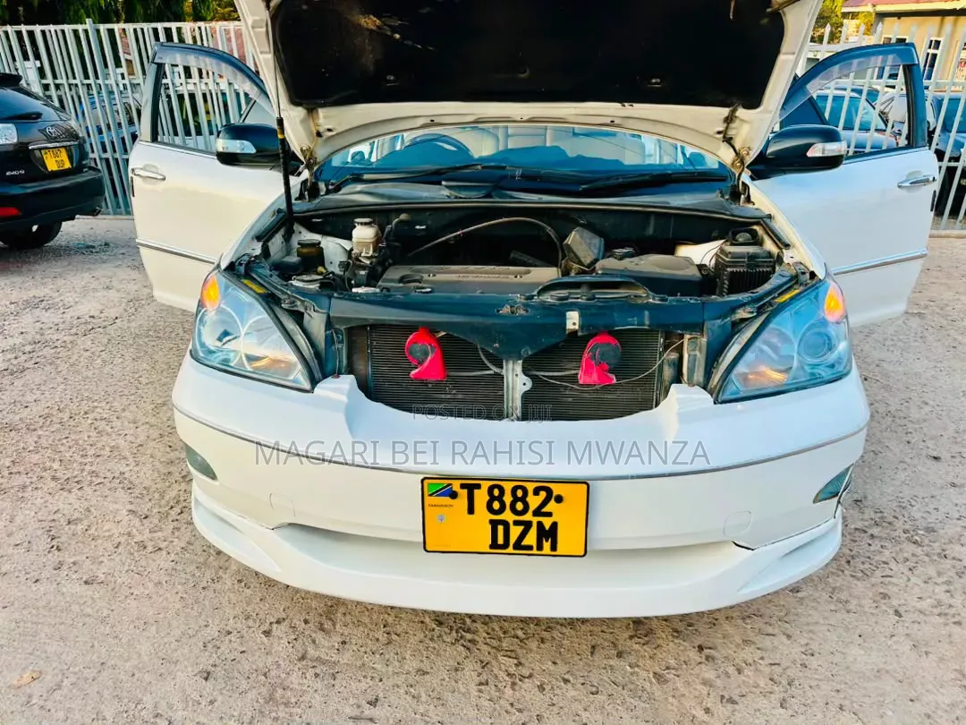 Toyota Harrier 2006 White