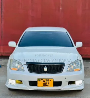 Toyota Crown 2006 White