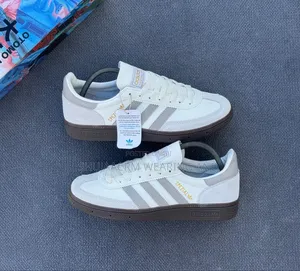 Sneakers That Turns Head