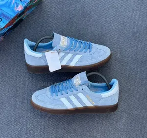 Sneakers That Turns Head