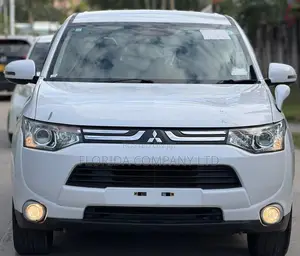 Mitsubishi Outlander 2013 White