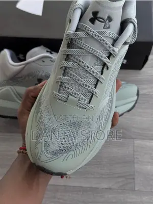 Under Armour Infinite Elite