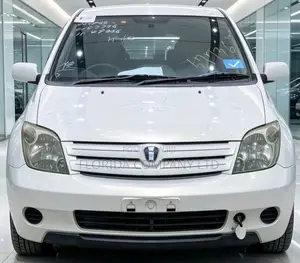Toyota IST 2004 White