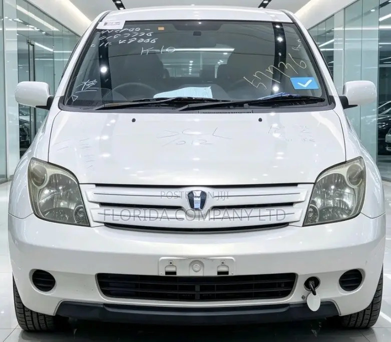 Toyota IST 2004 White