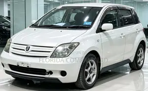Toyota IST 2004 White