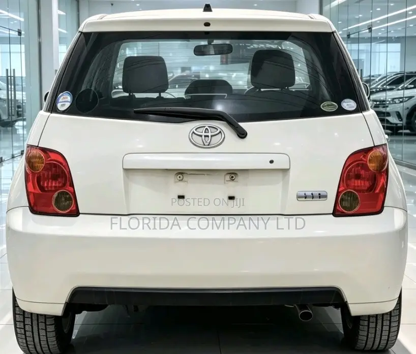 Toyota IST 2004 White