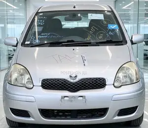 Toyota Vitz 2002 Silver