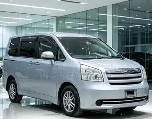 Toyota Noah 2009