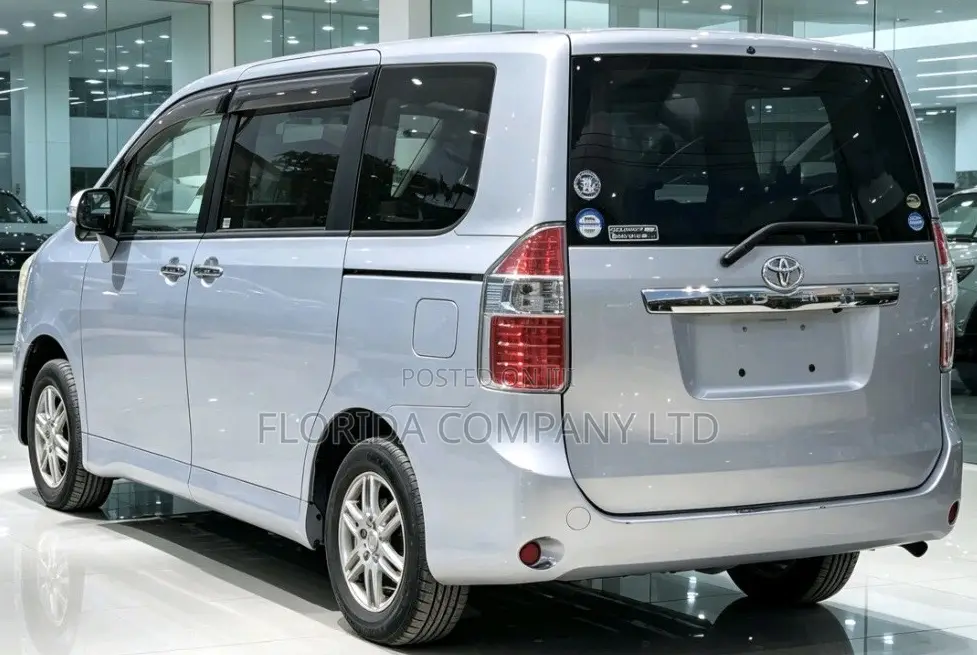 Toyota Noah 2009