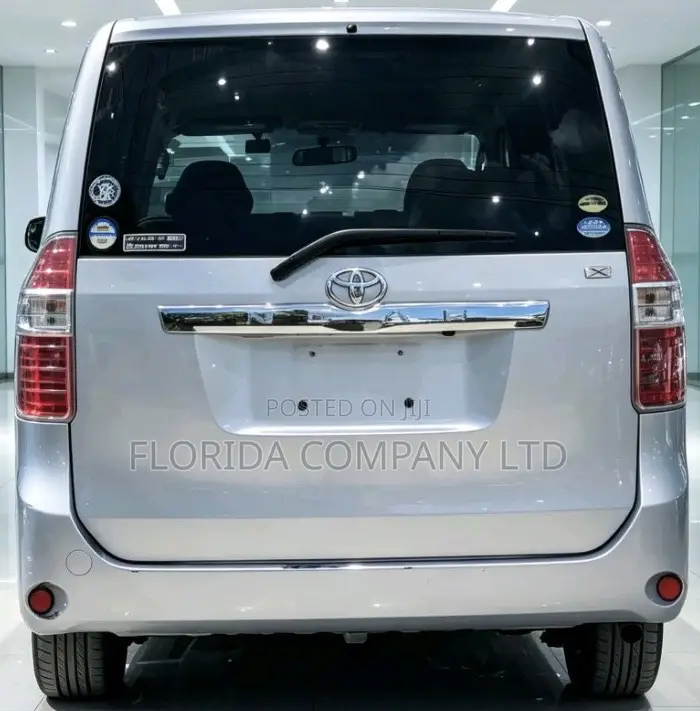 Toyota Noah 2009