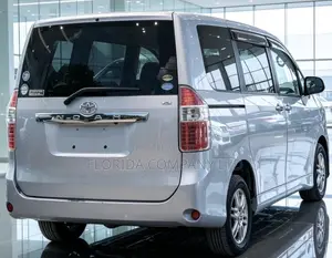 Toyota Noah 2009