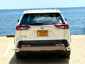 Toyota RAV4 Hybrid 2020 Pearl