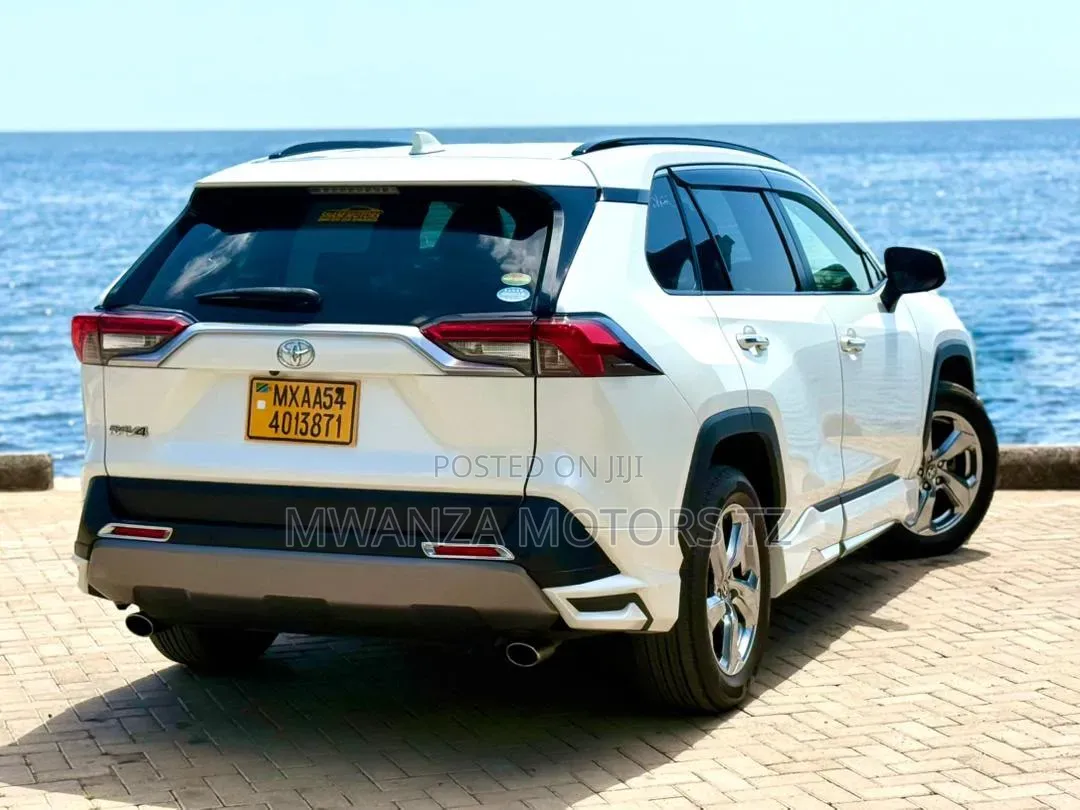 Toyota RAV4 Hybrid 2020 Pearl