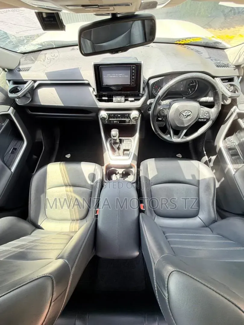 Toyota RAV4 Hybrid 2020 Pearl