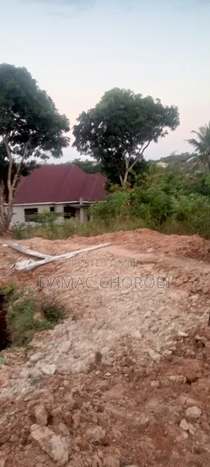 Kiwanja Kinauzwa Luguruni Mbezi