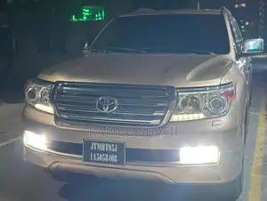 Toyota Land Cruiser 4.6 V8 ZX 2010 Gold