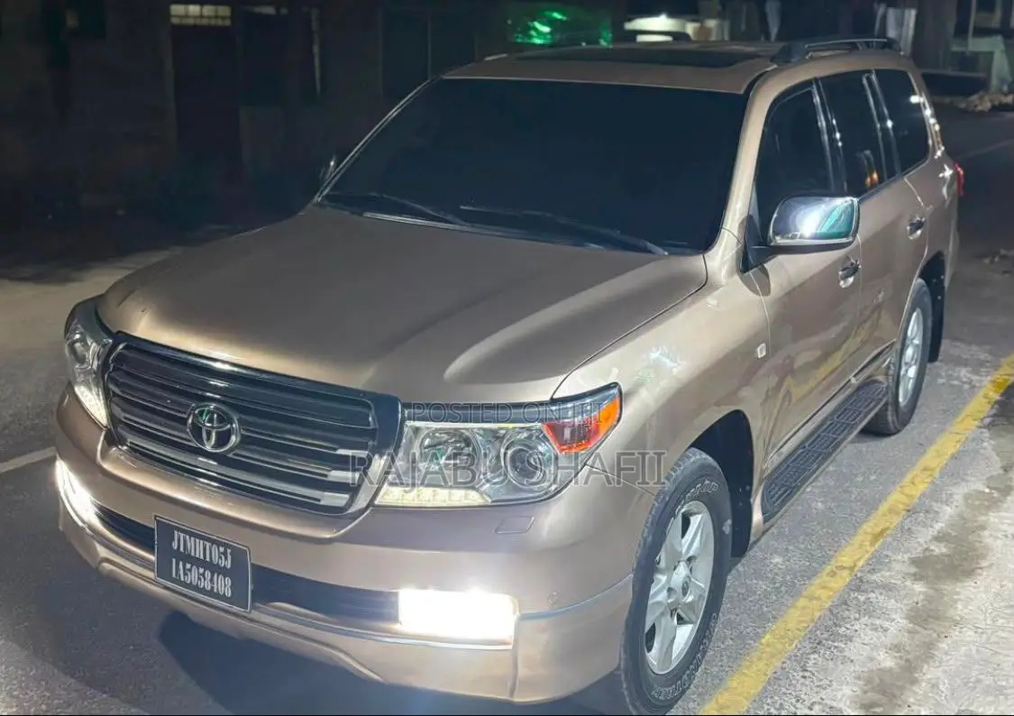 Toyota Land Cruiser 4.6 V8 ZX 2010 Gold