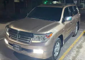 Toyota Land Cruiser 4.6 V8 ZX 2010 Gold