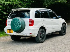 Toyota RAV4 2006 White