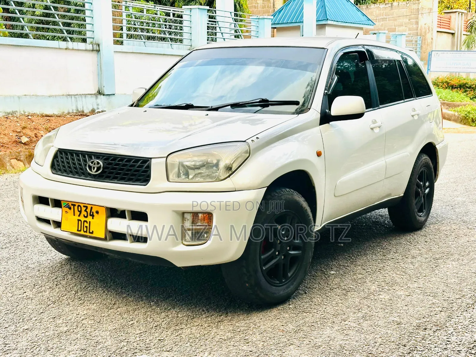 Toyota RAV4 2006 White