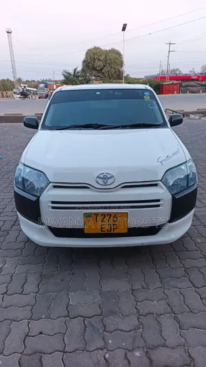 Toyota Succeed SV Premium 2016 Pearl