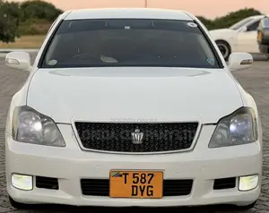 Toyota Crown 2007 White