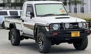 Toyota Land Cruiser 2013 White
