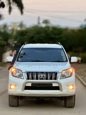 Toyota Land Cruiser Prado 2009 White
