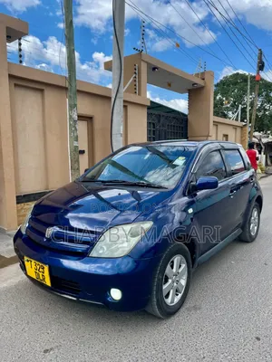 Toyota IST 2004 Blue