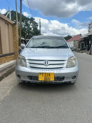 Toyota IST 2003 Silver