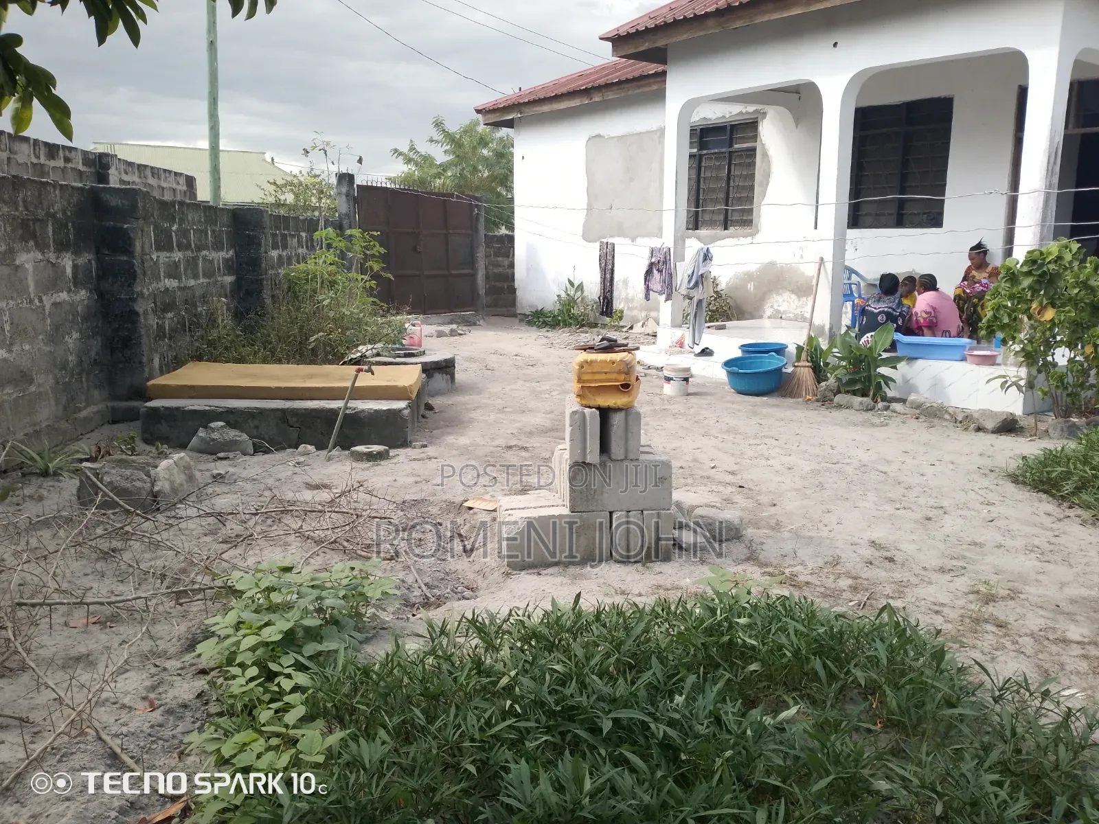 7bdrm Apartment in Tanzania Daresalaam., Ilala for sale