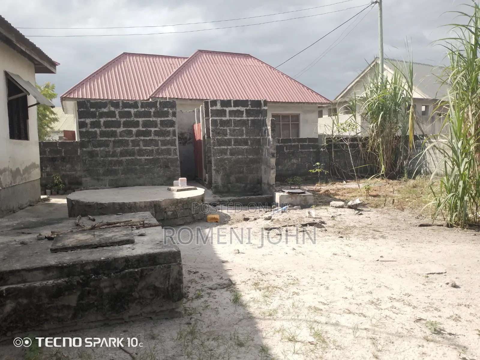 7bdrm Apartment in Tanzania Daresalaam., Ilala for sale