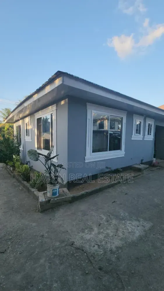 3bdrm House in Goba for sale