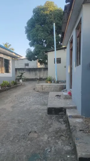 3bdrm House in Goba for sale