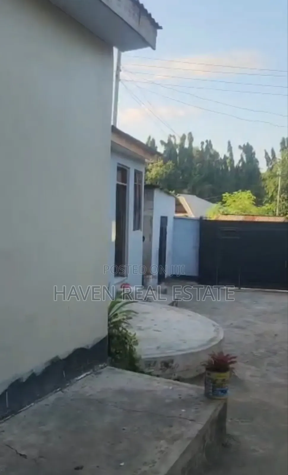 3bdrm House in Goba for sale