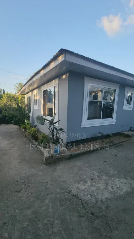 3bdrm House in Goba for sale