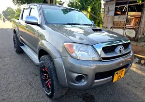 Toyota Hilux 2009 Gray