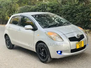 Toyota Vitz 2006 Silver