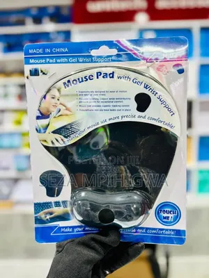 *Mouse Pad With Wrist Support