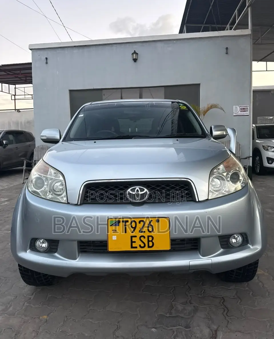 Toyota Rush 1.5 RWD 2010 Silver