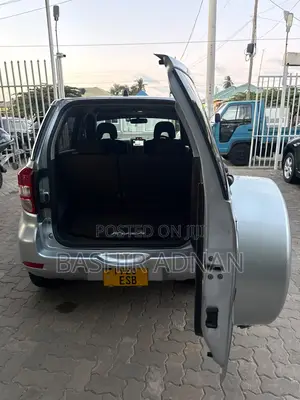 Toyota Rush 1.5 RWD 2010 Silver