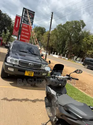 Toyota Land Cruiser 100 4.2 TD Executive 2004 Black