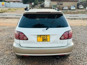 Toyota Harrier 1997 White
