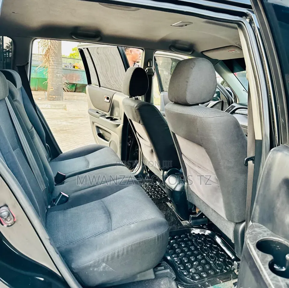 Toyota Kluger 2004 Black