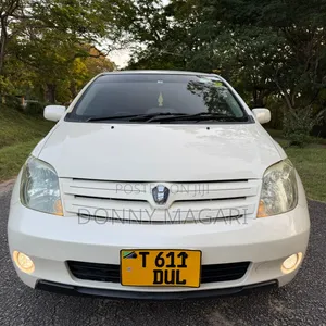 Toyota IST 2005 White
