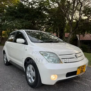 Toyota IST 2005 White