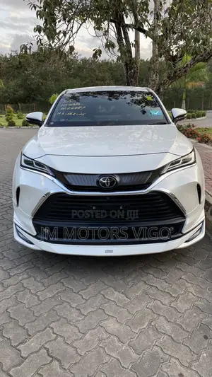 Toyota Harrier 2022 White
