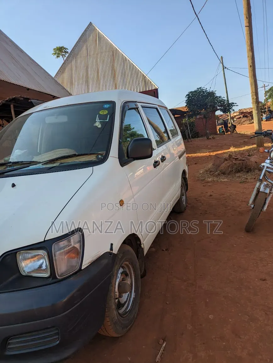 Toyota TownAce Noah 2001 Pearl